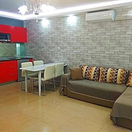Iros Apartment Néa Péramos Buitenkant foto