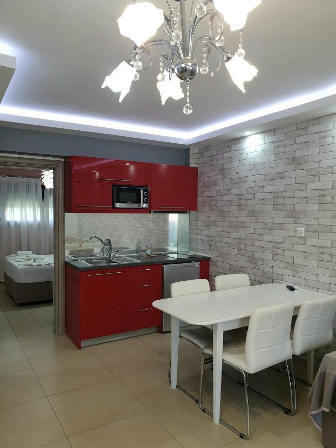 Iros Apartment Néa Péramos Buitenkant foto