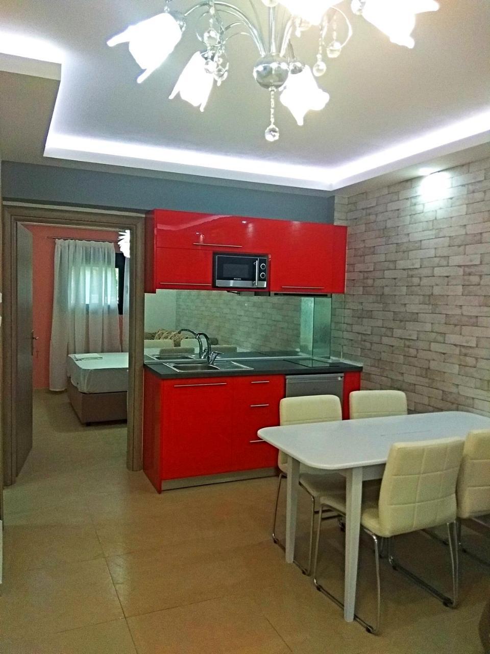 Iros Apartment Néa Péramos Buitenkant foto