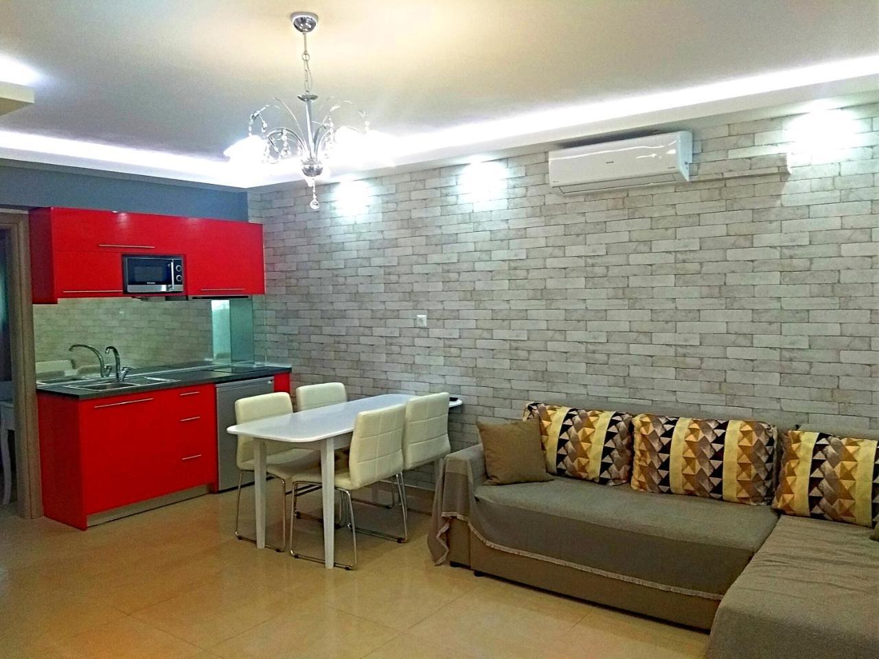 Iros Apartment Néa Péramos Buitenkant foto