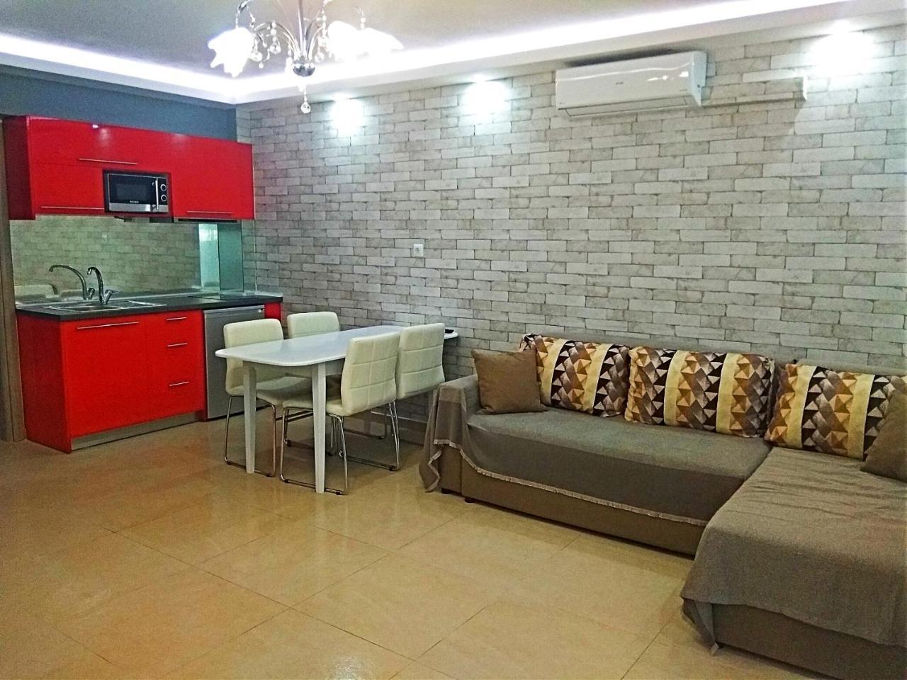 Iros Apartment Néa Péramos Buitenkant foto